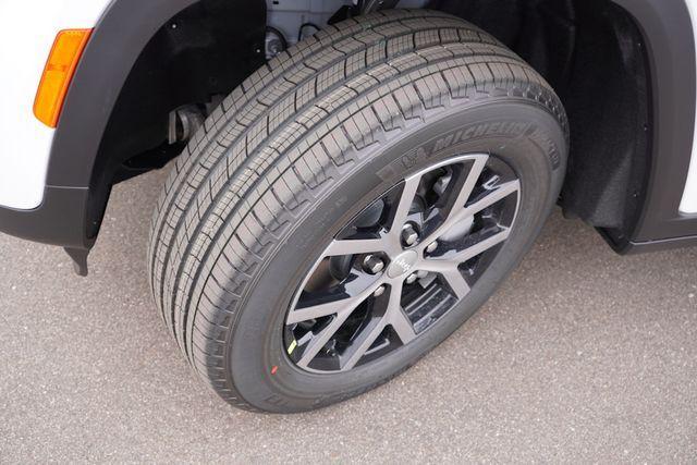 new 2025 Jeep Grand Cherokee car, priced at $41,506