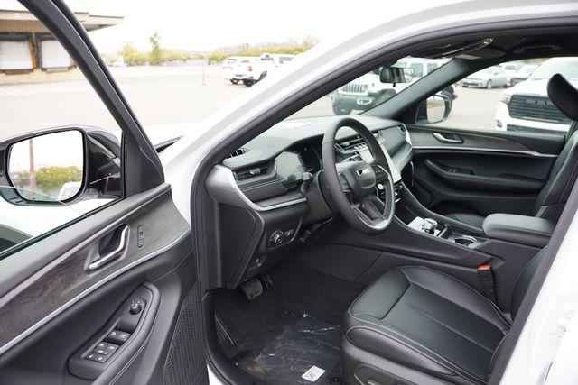 new 2025 Jeep Grand Cherokee car, priced at $41,506