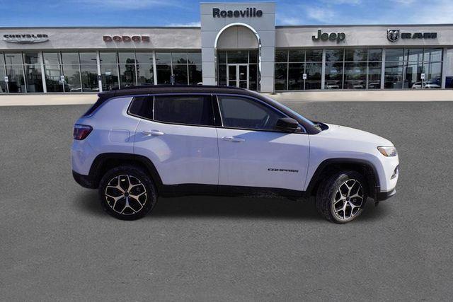 new 2025 Jeep Compass car, priced at $30,001