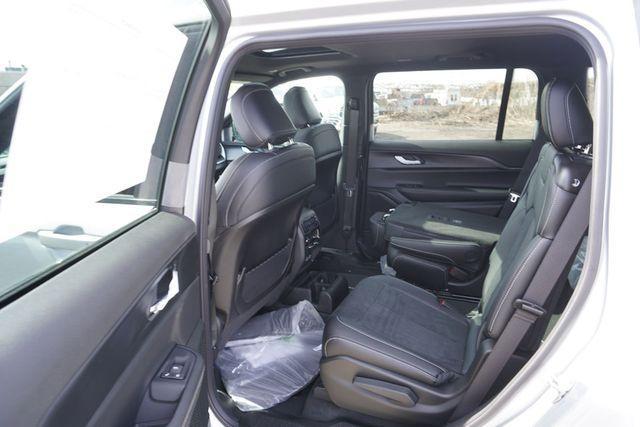 new 2025 Jeep Grand Cherokee L car, priced at $43,413
