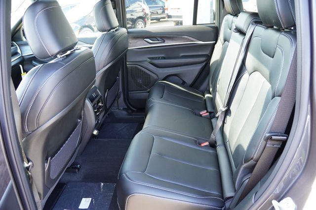 new 2025 Jeep Grand Cherokee car, priced at $44,087