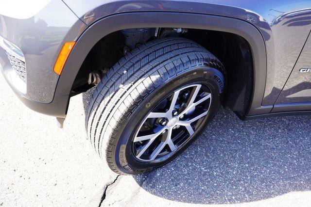 new 2025 Jeep Grand Cherokee car, priced at $44,087