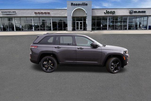new 2025 Jeep Grand Cherokee car, priced at $44,395