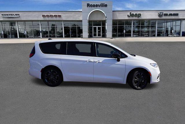 new 2026 Chrysler Pacifica car, priced at $42,012