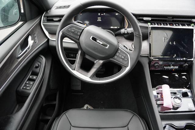 new 2025 Jeep Grand Cherokee car, priced at $51,452