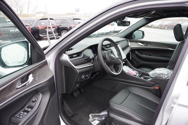 new 2025 Jeep Grand Cherokee car, priced at $51,452