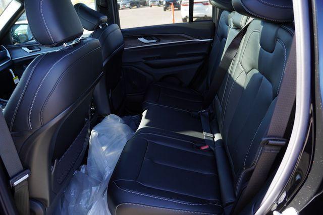 new 2025 Jeep Grand Cherokee car, priced at $50,586