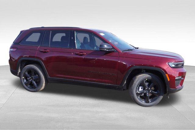 new 2025 Jeep Grand Cherokee car, priced at $43,320