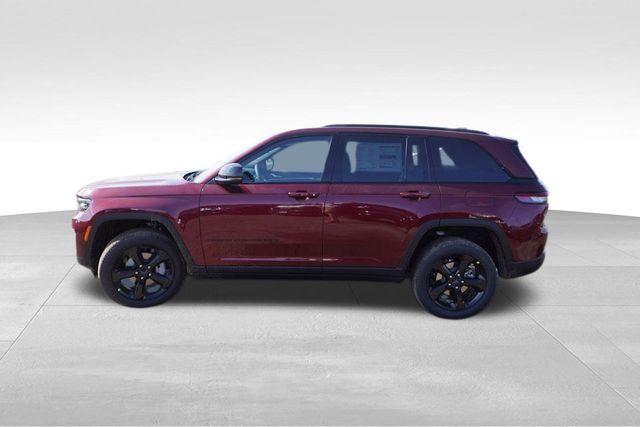 new 2025 Jeep Grand Cherokee car, priced at $43,320