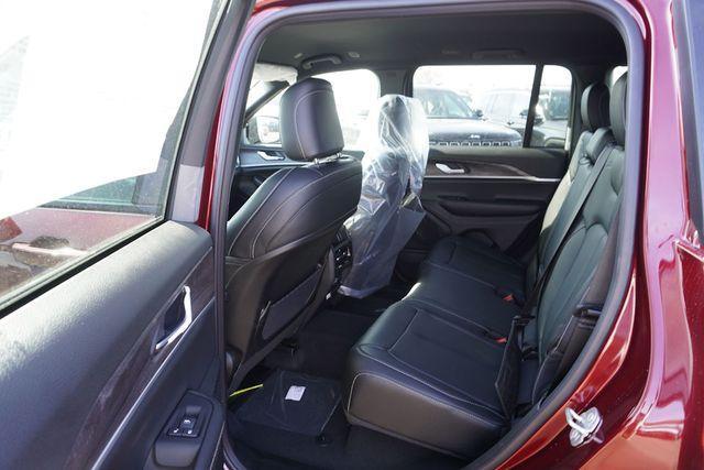 new 2025 Jeep Grand Cherokee car, priced at $43,320