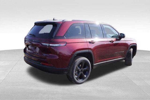 new 2025 Jeep Grand Cherokee car, priced at $43,320