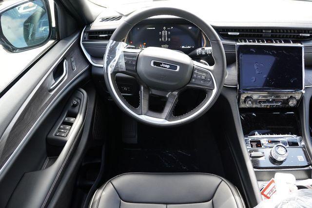 new 2025 Jeep Grand Cherokee car, priced at $44,087