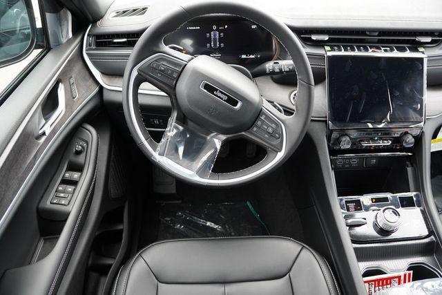 new 2025 Jeep Grand Cherokee car, priced at $41,899