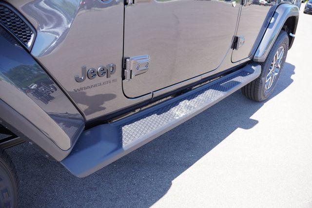 new 2025 Jeep Wrangler car, priced at $48,980