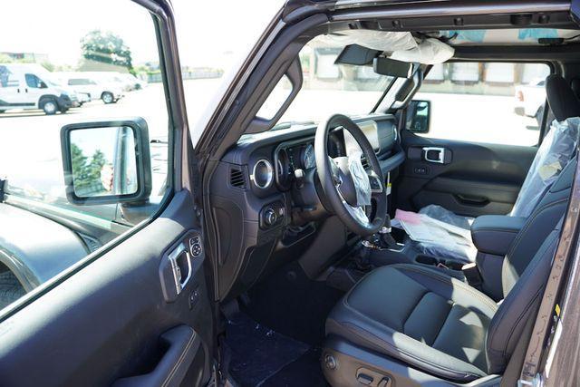 new 2025 Jeep Wrangler car, priced at $48,980