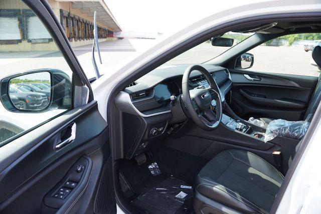 new 2025 Jeep Grand Cherokee L car, priced at $42,020