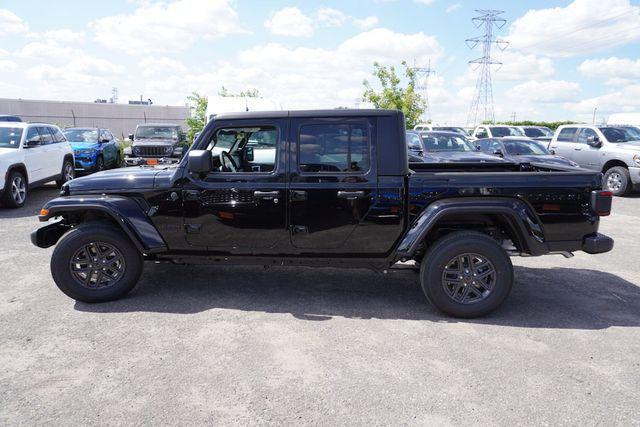 new 2024 Jeep Gladiator car, priced at $41,641