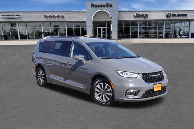 used 2021 Chrysler Pacifica Hybrid car, priced at $29,875