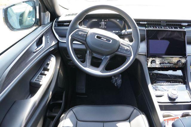 new 2025 Jeep Grand Cherokee car, priced at $45,766