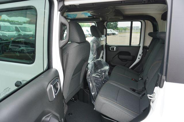 new 2025 Jeep Gladiator car, priced at $47,963