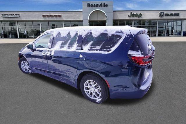 new 2025 Chrysler Pacifica car, priced at $38,953