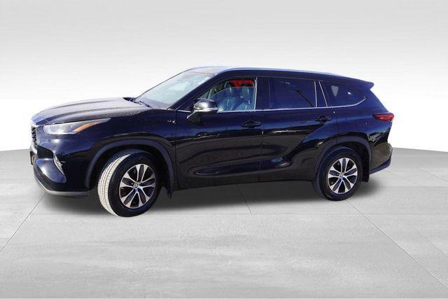 used 2021 Toyota Highlander car, priced at $29,964