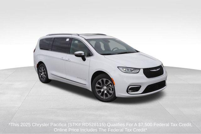new 2025 Chrysler Pacifica Hybrid car, priced at $44,869