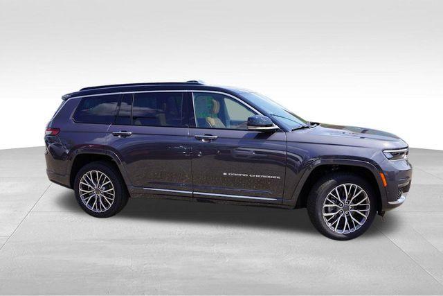 new 2025 Jeep Grand Cherokee L car, priced at $65,097