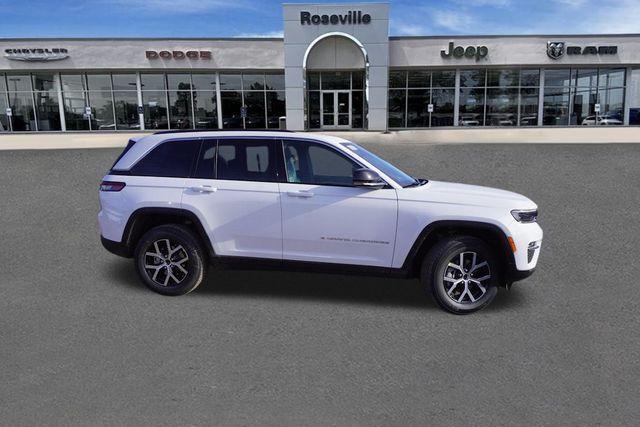 new 2025 Jeep Grand Cherokee car, priced at $40,243