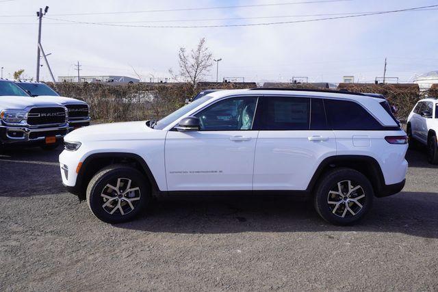 new 2025 Jeep Grand Cherokee car, priced at $40,743