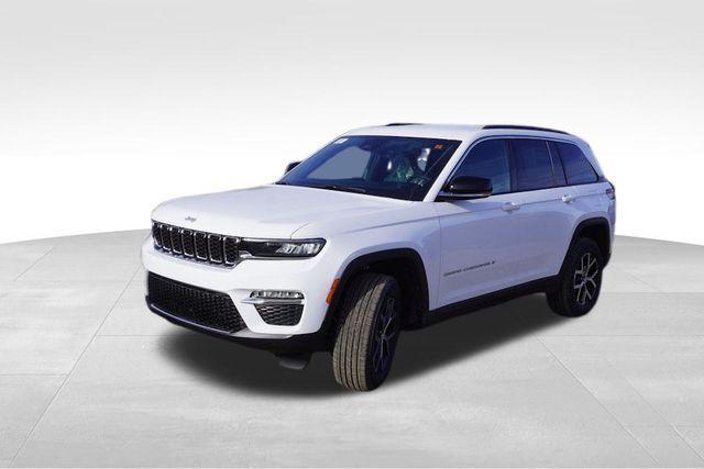 new 2025 Jeep Grand Cherokee car, priced at $39,442