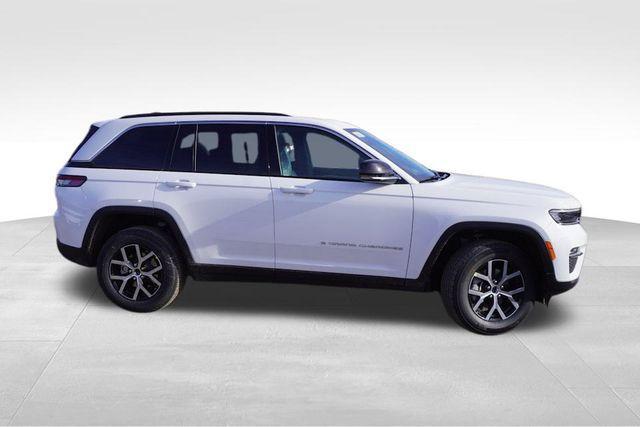 new 2025 Jeep Grand Cherokee car, priced at $39,442