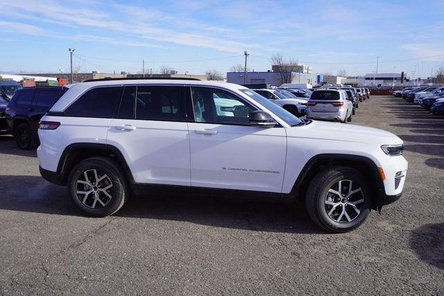 new 2025 Jeep Grand Cherokee car, priced at $40,743