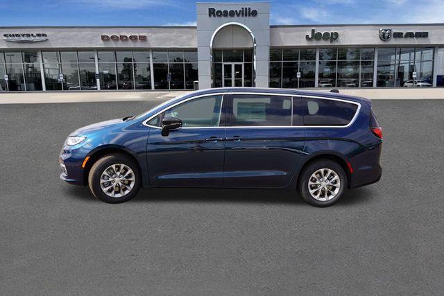 new 2025 Chrysler Pacifica car, priced at $41,831