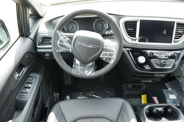 new 2025 Chrysler Pacifica car, priced at $41,831