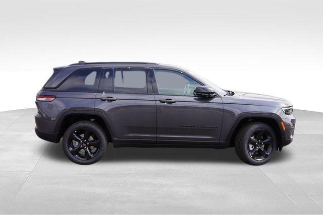 new 2025 Jeep Grand Cherokee car, priced at $46,808