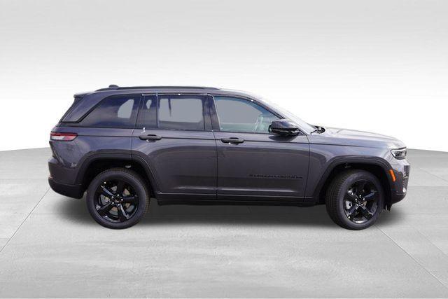 new 2025 Jeep Grand Cherokee car, priced at $49,359