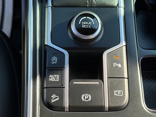 used 2025 Kia Sorento car, priced at $25,910