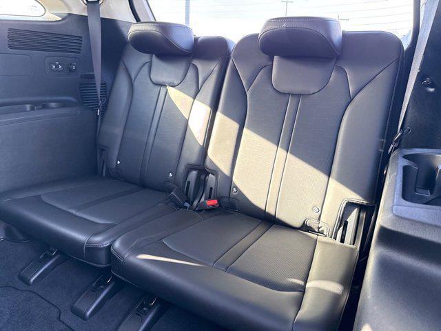 used 2025 Kia Sorento car, priced at $25,910