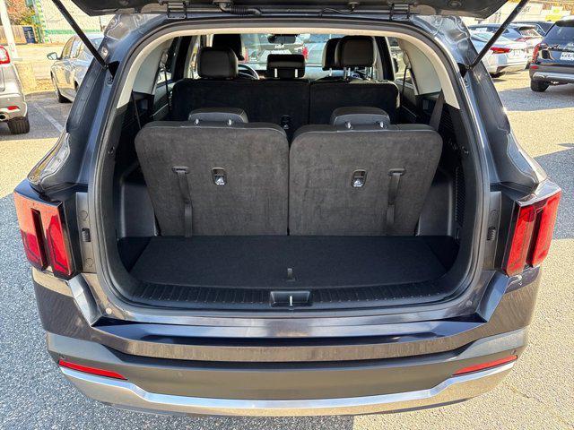 used 2025 Kia Sorento car, priced at $25,910