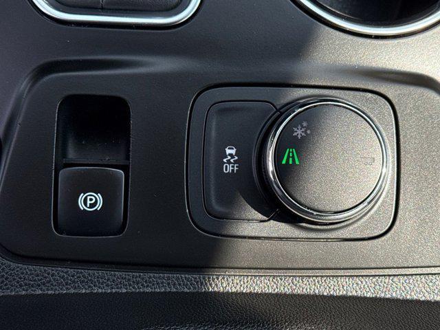 used 2021 Chevrolet Traverse car, priced at $19,995