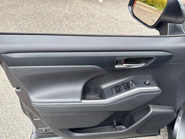 used 2023 Toyota Highlander Hybrid car, priced at $36,800