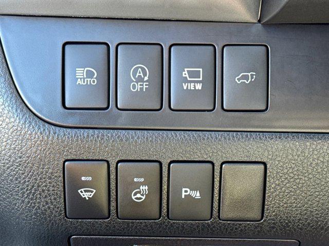 used 2018 Toyota Highlander car, priced at $28,500