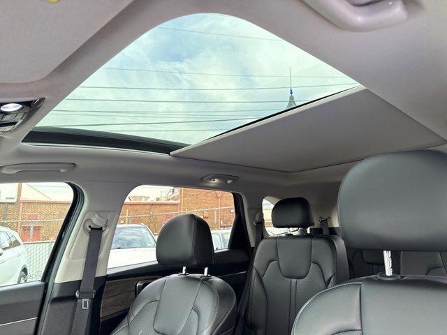 used 2022 Kia Sorento car, priced at $27,090