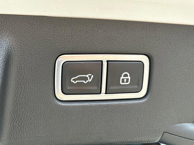 used 2023 Kia Sorento Hybrid car, priced at $28,500