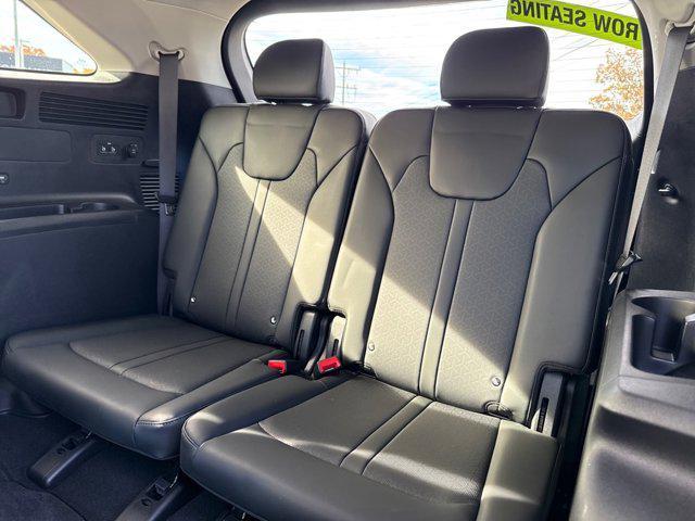 used 2023 Kia Sorento Hybrid car, priced at $28,500