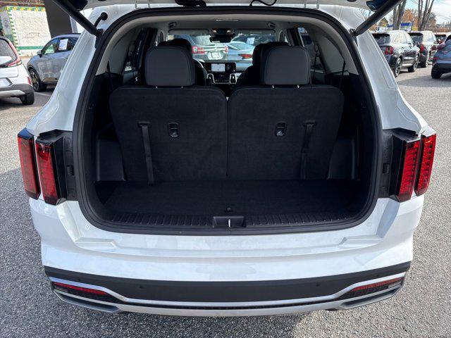 used 2023 Kia Sorento Hybrid car, priced at $28,500
