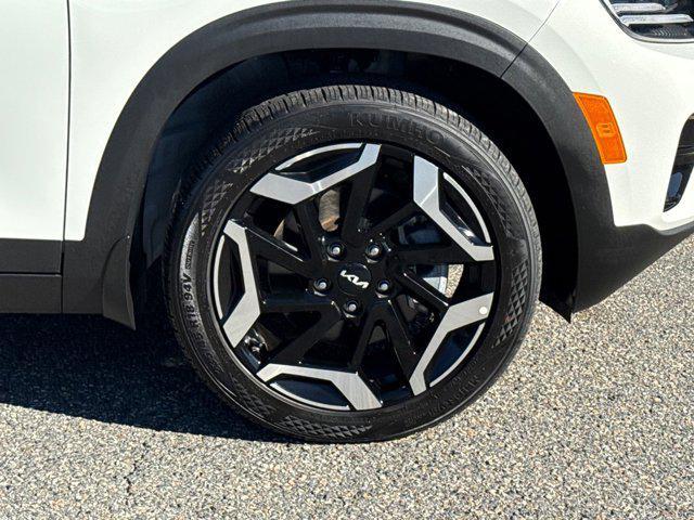 used 2024 Kia Seltos car, priced at $24,350