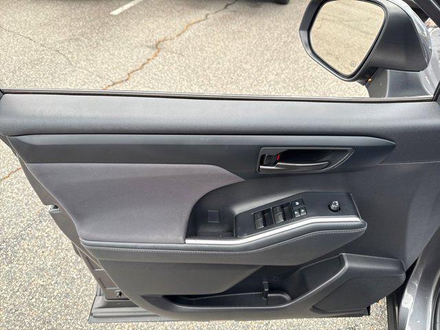 used 2021 Toyota Highlander car, priced at $25,000