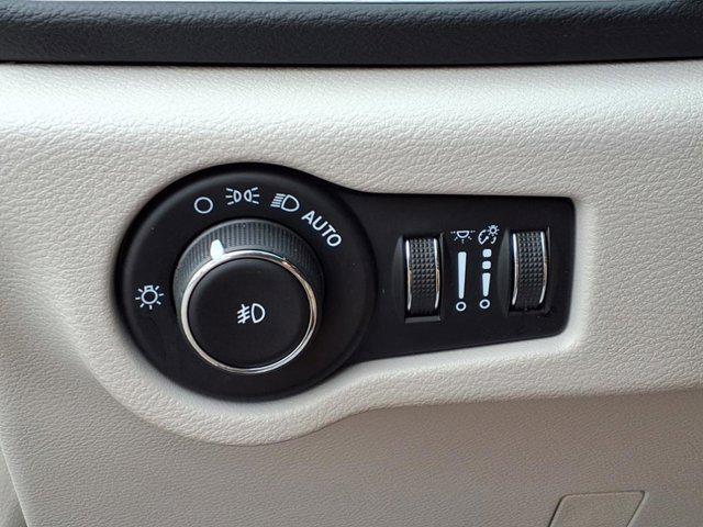 used 2023 Chrysler Pacifica car, priced at $22,500
